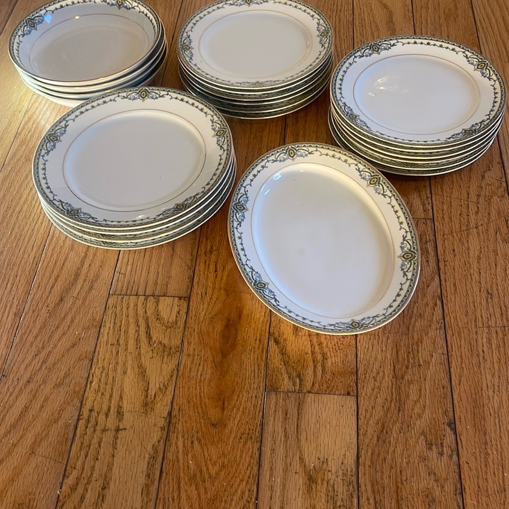 Noritake The Venice Antique Fine Porcelain M Logo Dinnerware Set 21 Pieces Rare